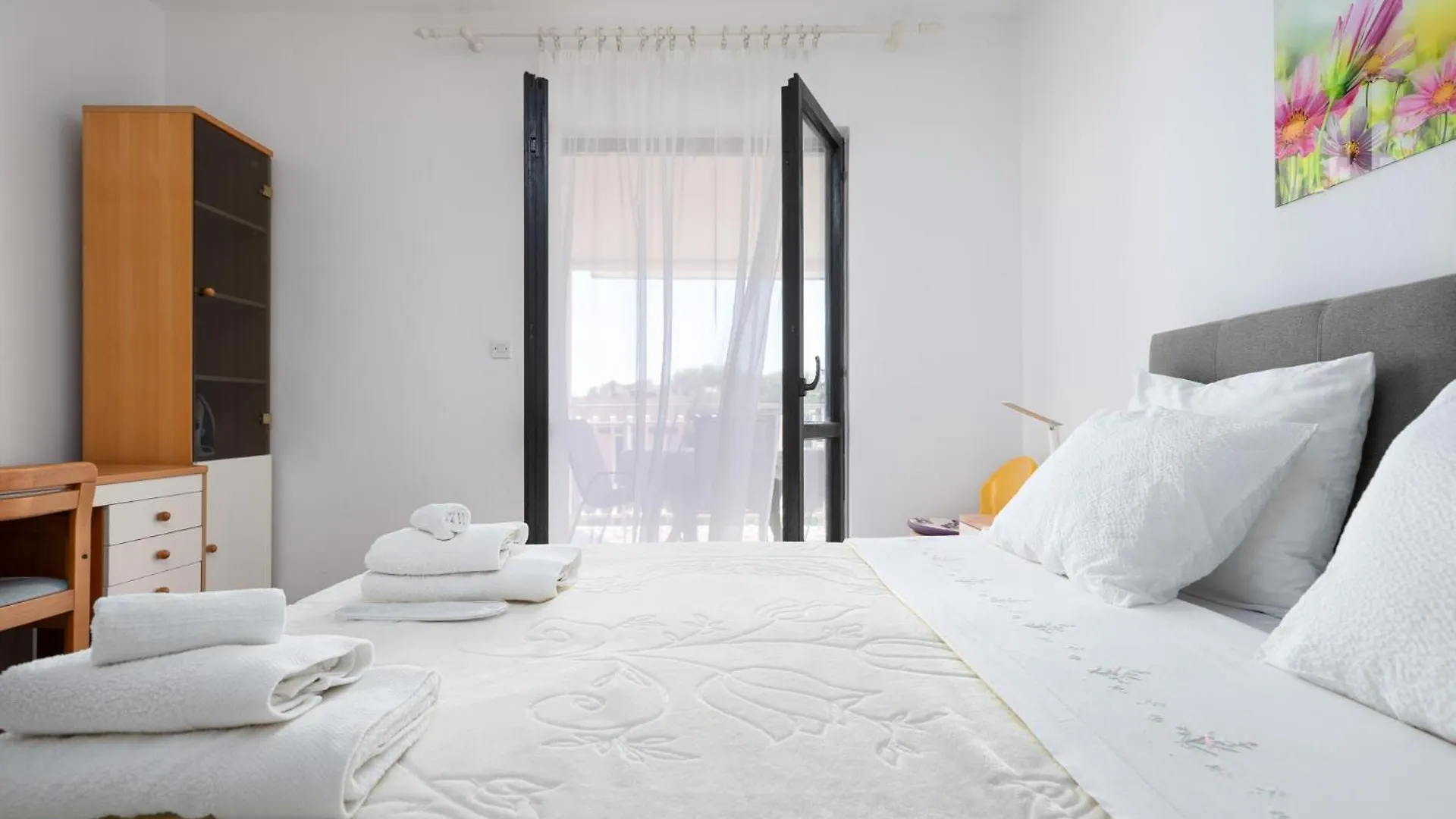 Apartment Ana With Terrace & Pet-Friendly Porec