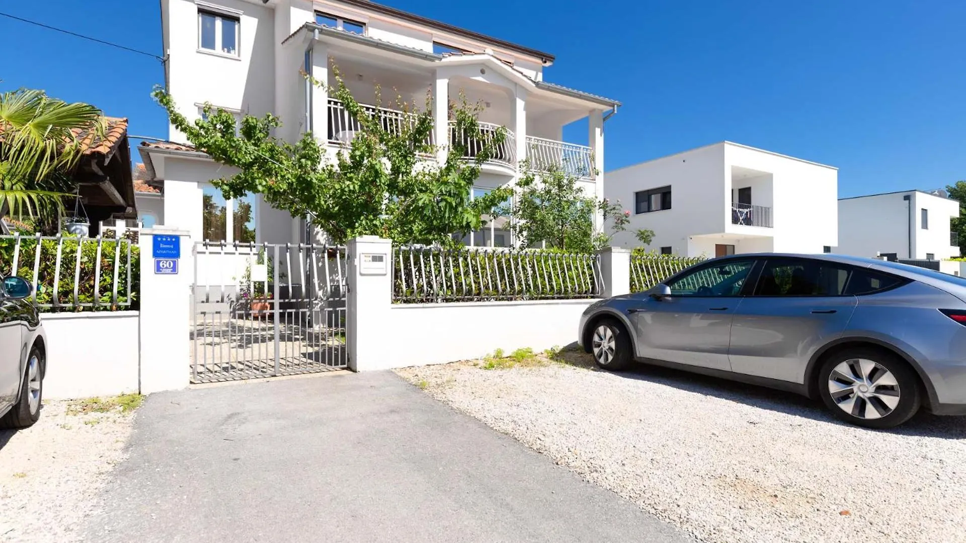 Apartment Ana With Terrace & Pet-Friendly Porec
