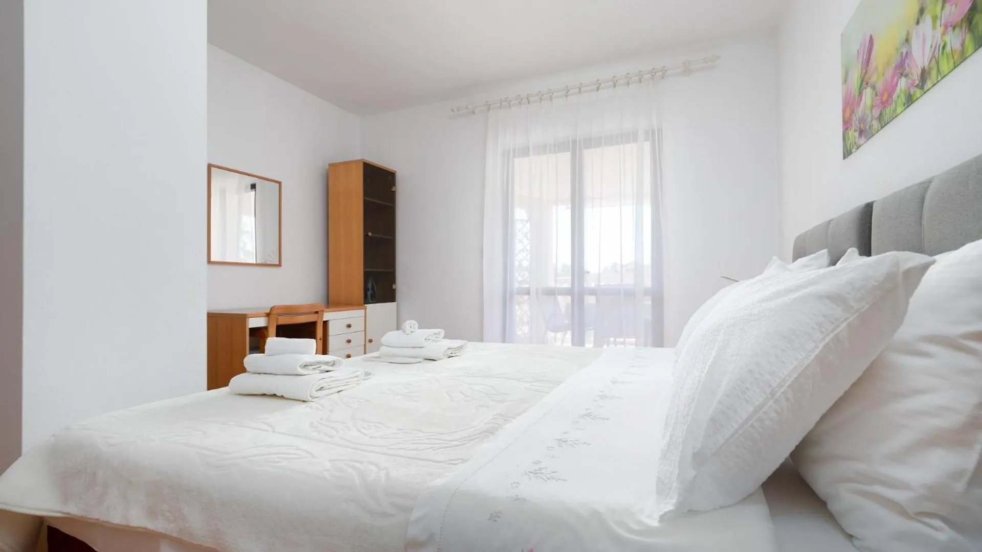 Apartment Ana With Terrace & Pet-Friendly Poreč Croacia