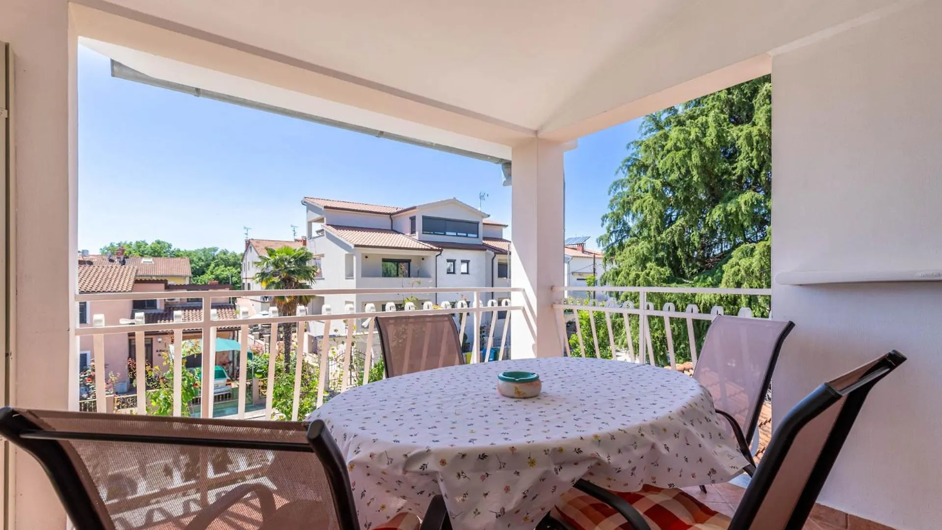 Apartment Ana With Terrace & Pet-Friendly Poreč